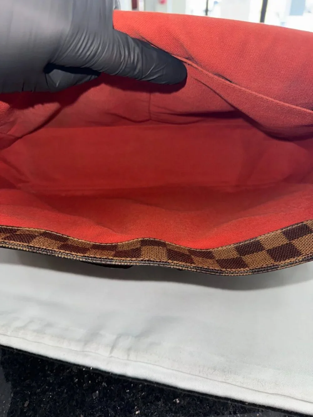 Share Louis Vuitton Damier Ebene Broadway Messenger Bag